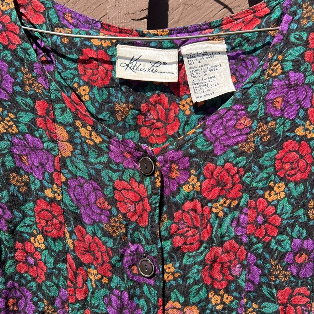 Sleeveless Floral Midi Dress in Purple & Pink - Picture 5 of 9